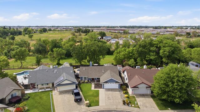 641 Lyndhurst Ave, Roseville, CA 95678