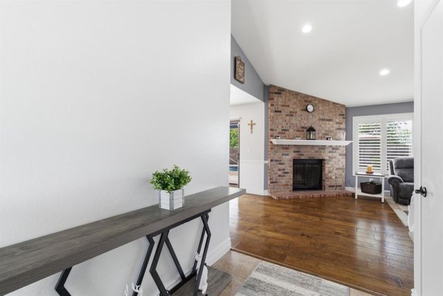 641 Lyndhurst Ave, Roseville, CA 95678