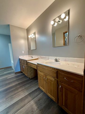 401 S West Avenue, Republic, MO 65738