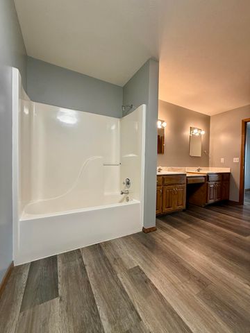 401 S West Avenue, Republic, MO 65738