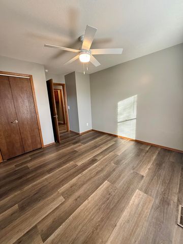 401 S West Avenue, Republic, MO 65738