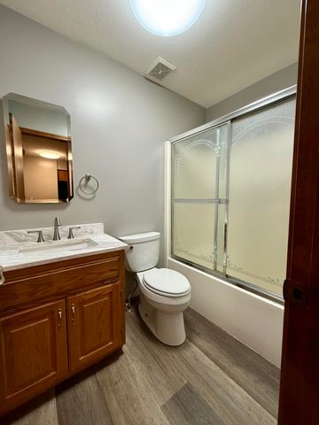 401 S West Avenue, Republic, MO 65738