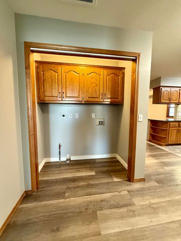 401 S West Avenue, Republic, MO 65738