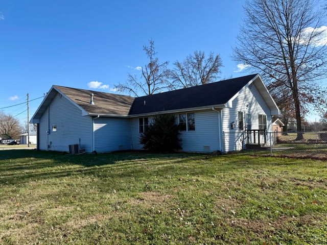 401 S West Avenue, Republic, MO 65738