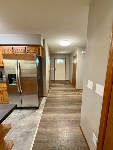 401 S West Avenue, Republic, MO 65738