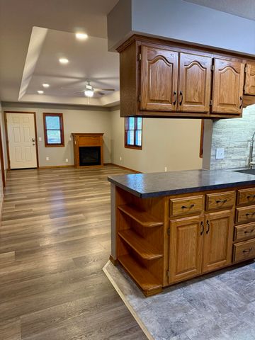 401 S West Avenue, Republic, MO 65738