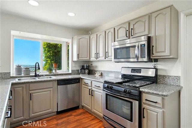 521 Baseline Road, La Verne, CA 91750