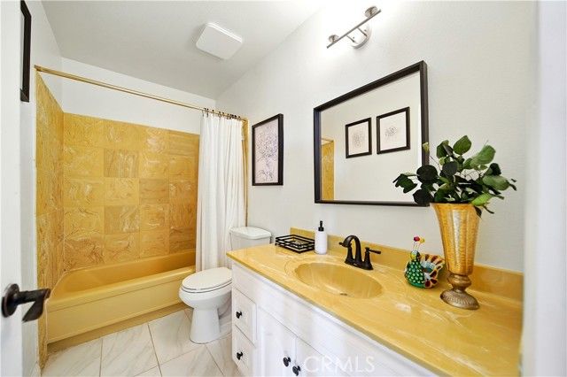 521 Baseline Road, La Verne, CA 91750