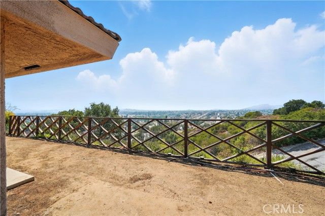 521 Baseline Road, La Verne, CA 91750