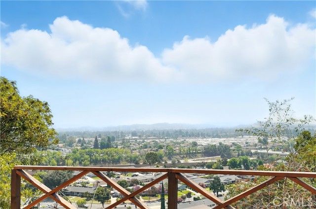 521 Baseline Road, La Verne, CA 91750