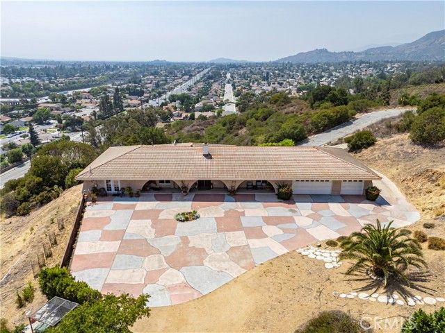 521 Baseline Road, La Verne, CA 91750