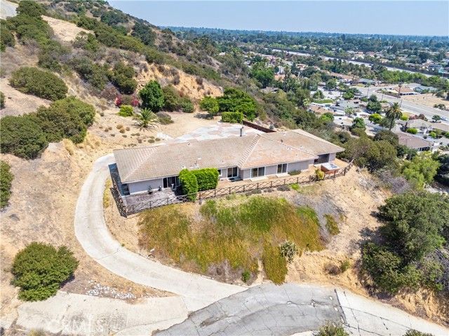 521 Baseline Road, La Verne, CA 91750
