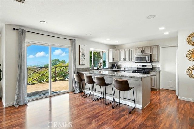 521 Baseline Road, La Verne, CA 91750