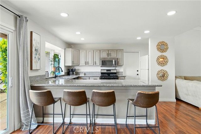 521 Baseline Road, La Verne, CA 91750