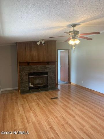 1674 White Oak River Road, Maysville, NC 28555