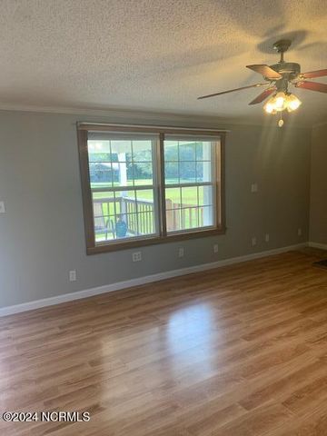 1674 White Oak River Road, Maysville, NC 28555