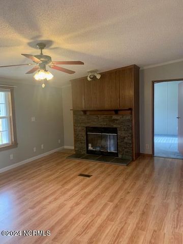 1674 White Oak River Road, Maysville, NC 28555
