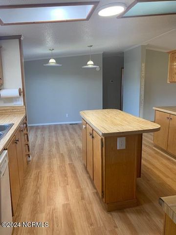 1674 White Oak River Road, Maysville, NC 28555