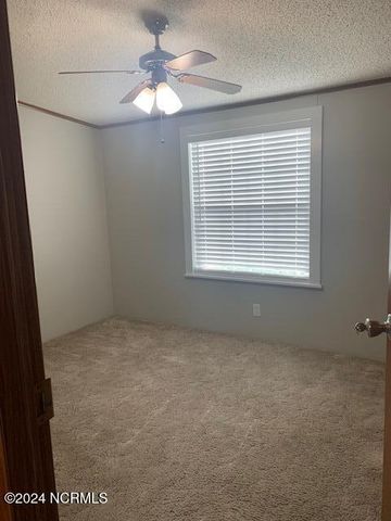 1674 White Oak River Road, Maysville, NC 28555