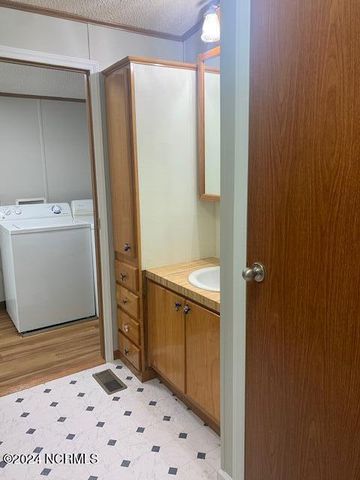 1674 White Oak River Road, Maysville, NC 28555