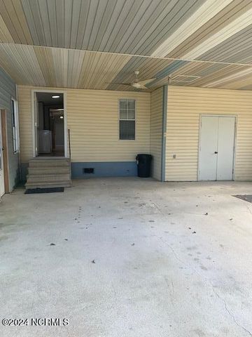 1674 White Oak River Road, Maysville, NC 28555