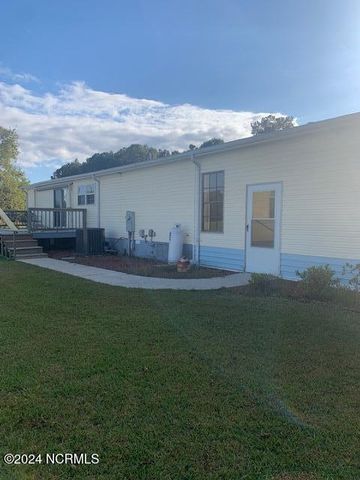 1674 White Oak River Road, Maysville, NC 28555