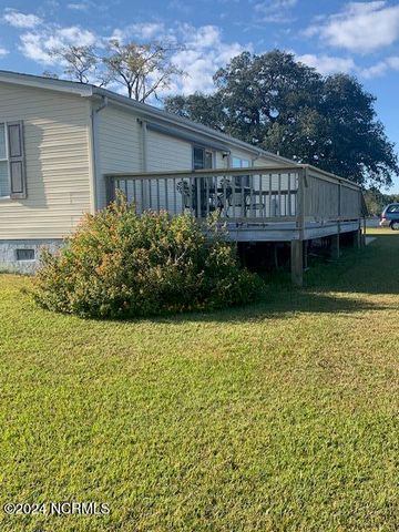 1674 White Oak River Road, Maysville, NC 28555