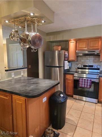 11162 Northwood Avenue NE, Bolivar, OH 44612