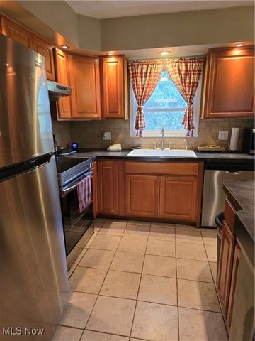 11162 Northwood Avenue NE, Bolivar, OH 44612