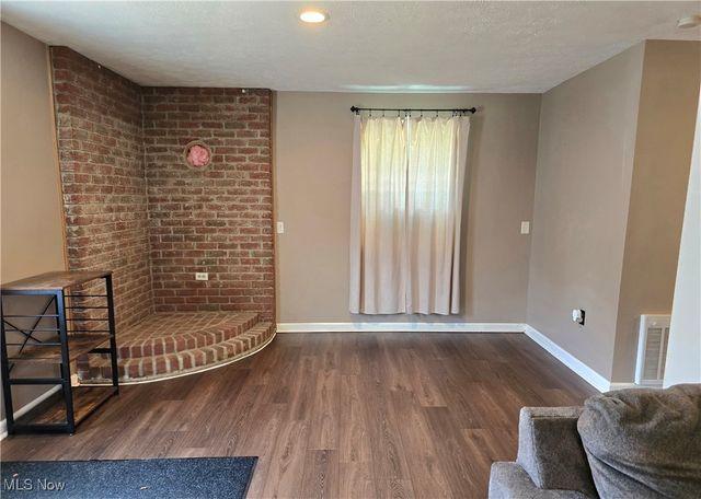 11162 Northwood Avenue NE, Bolivar, OH 44612