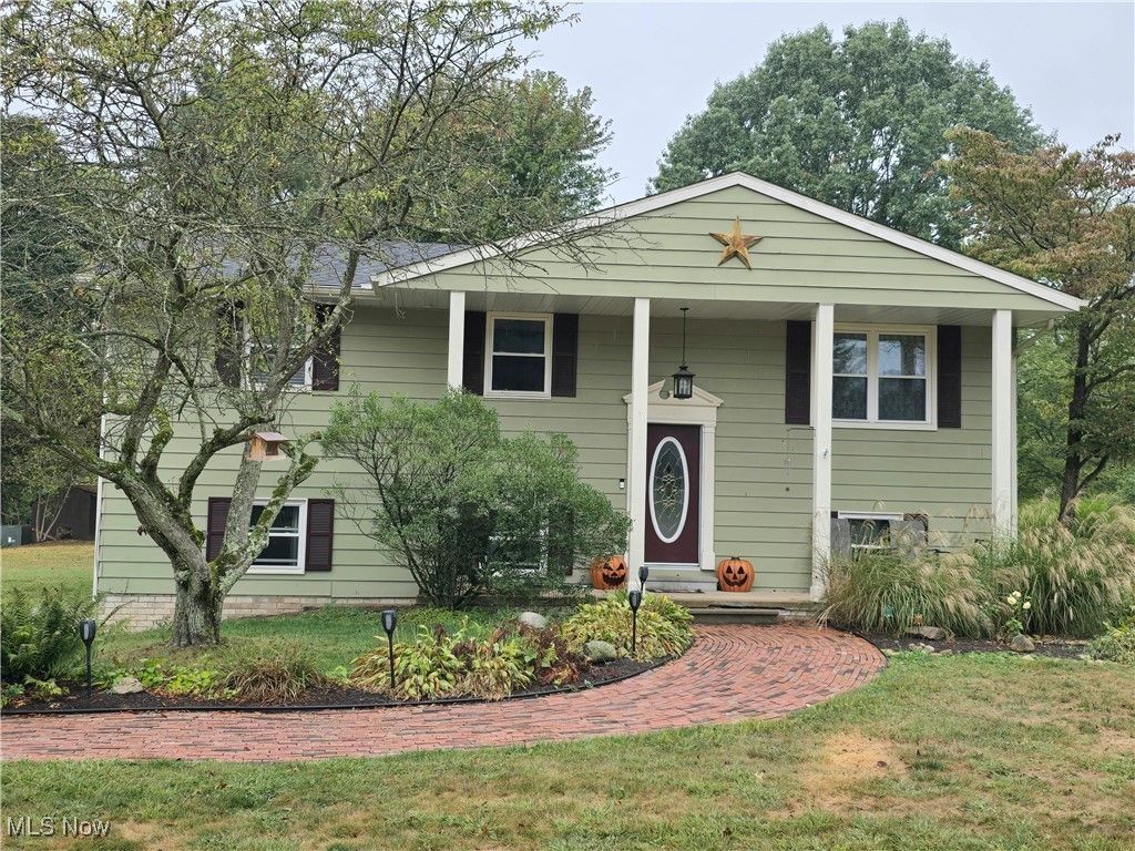 11162 Northwood Avenue NE, Bolivar, OH 44612