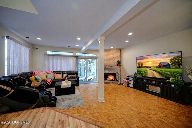 22 Borelle Square, Parlin, NJ 08859