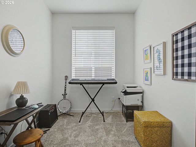 245 Ne HILL Way, Estacada, OR 97023