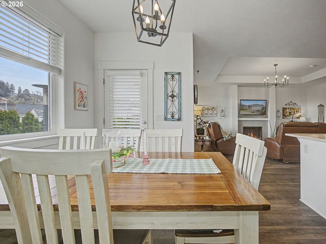 245 Ne HILL Way, Estacada, OR 97023