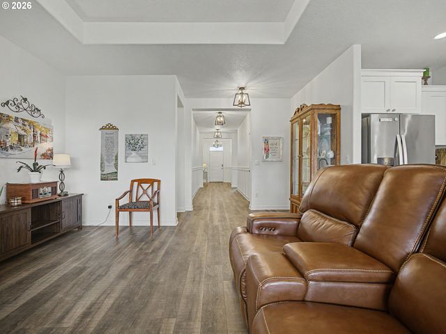 245 Ne HILL Way, Estacada, OR 97023