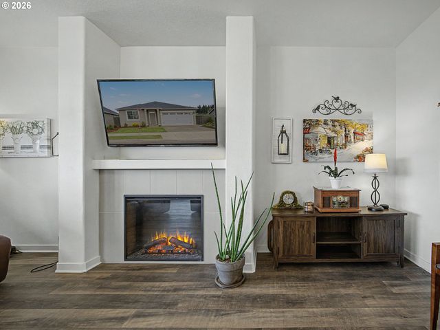 245 Ne HILL Way, Estacada, OR 97023