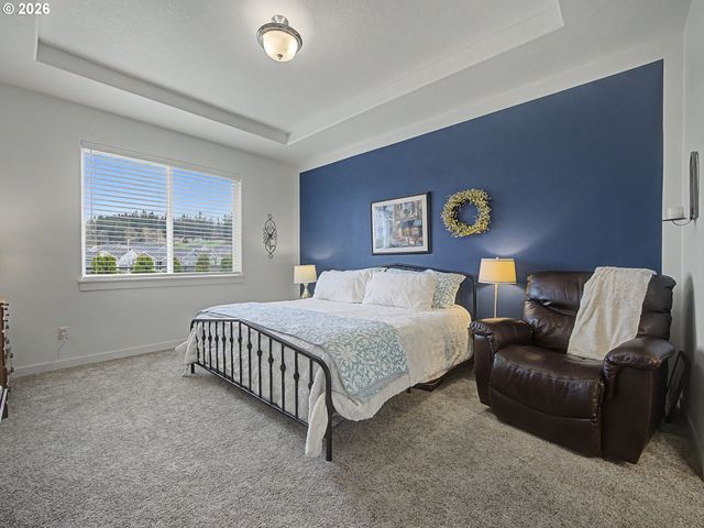 245 Ne HILL Way, Estacada, OR 97023