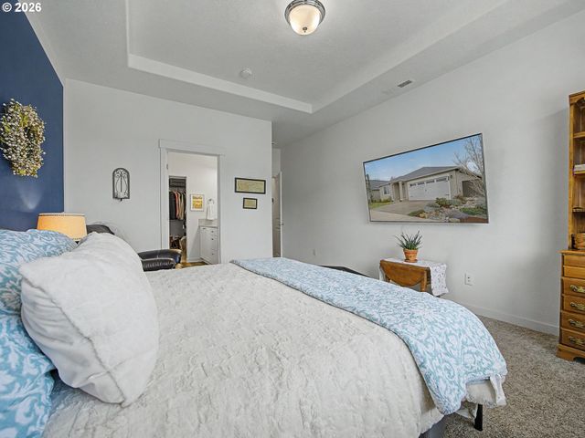 245 Ne HILL Way, Estacada, OR 97023