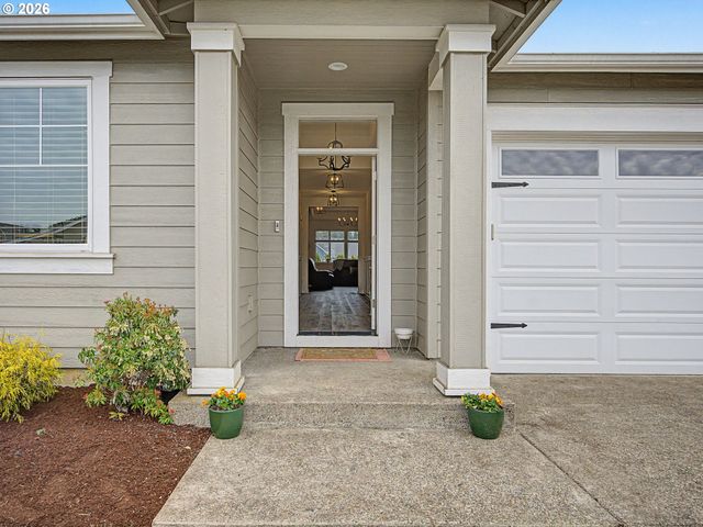 245 Ne HILL Way, Estacada, OR 97023