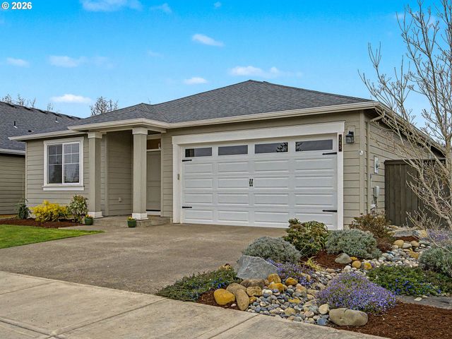 245 Ne HILL Way, Estacada, OR 97023