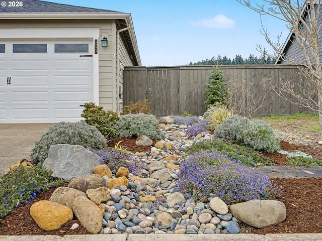 245 Ne HILL Way, Estacada, OR 97023