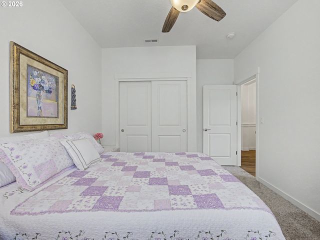 245 Ne HILL Way, Estacada, OR 97023