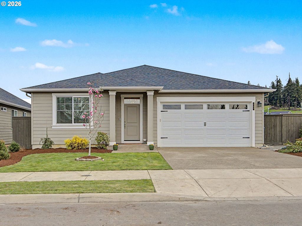 245 Ne HILL Way, Estacada, OR 97023