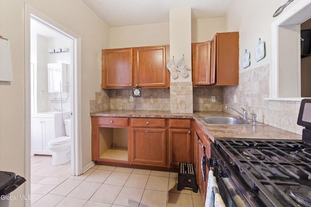 52 Park Avenue, Albany, NY 12202