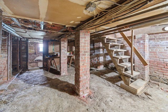 52 Park Avenue, Albany, NY 12202