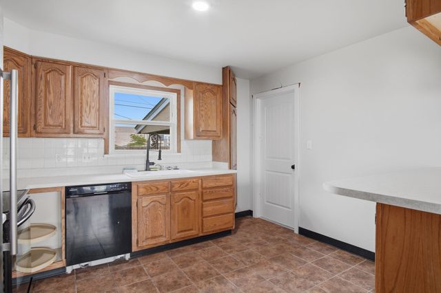 5728 N Atlantic St, Spokane, WA 99205