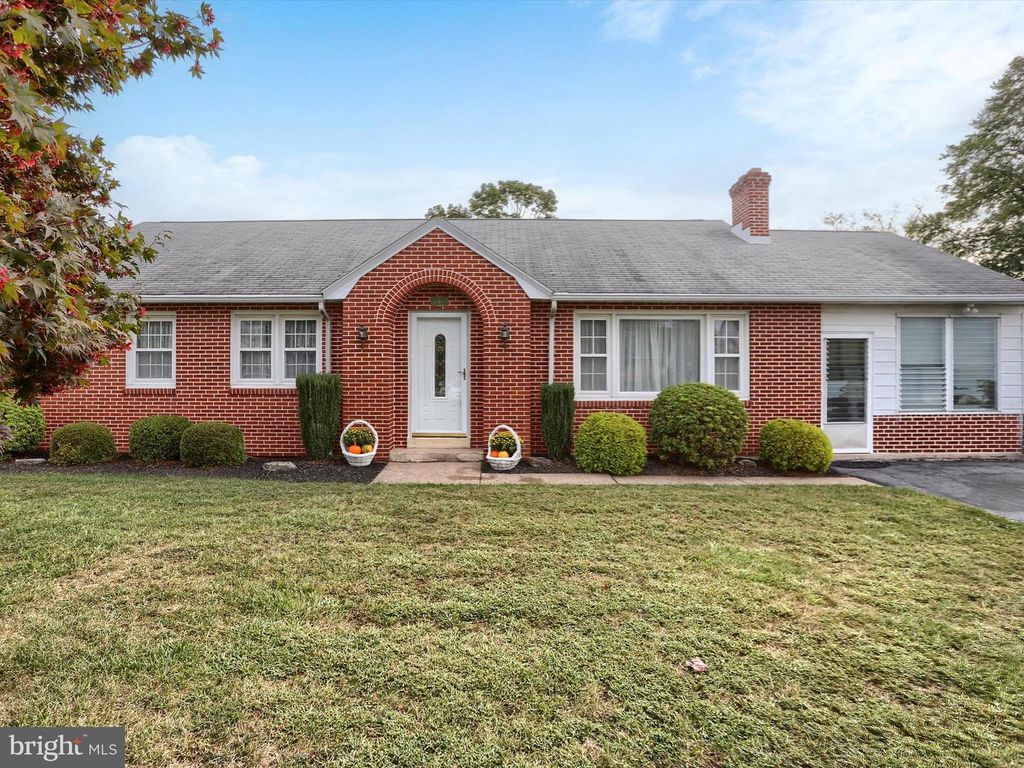 107 CENTERFIELD DR, Harrisburg, PA 17112