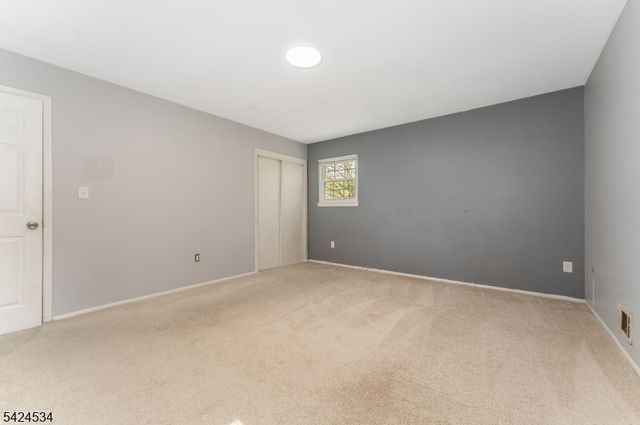 214 Powderhorn Dr, Lopatcong Twp., NJ 08865
