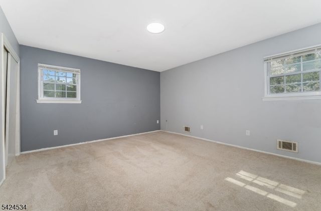 214 Powderhorn Dr, Lopatcong Twp., NJ 08865