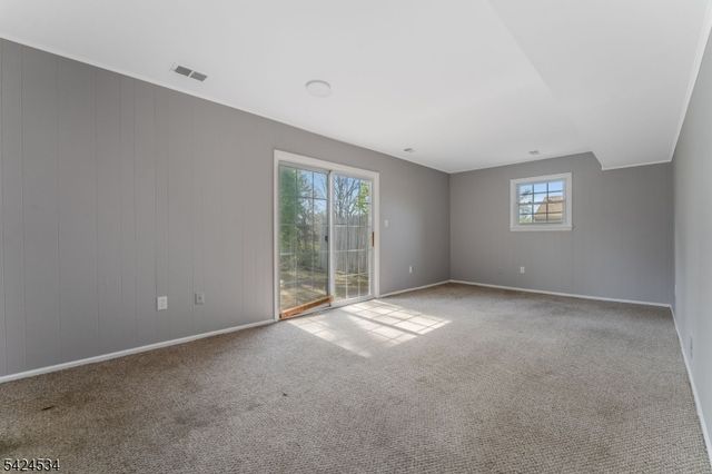 214 Powderhorn Dr, Lopatcong Twp., NJ 08865
